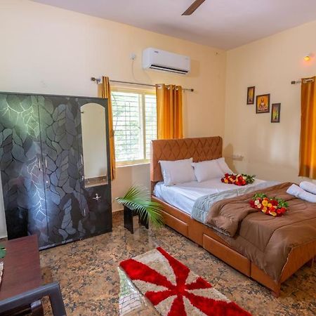 Saptami Hampi Homestay ภายนอก รูปภาพ