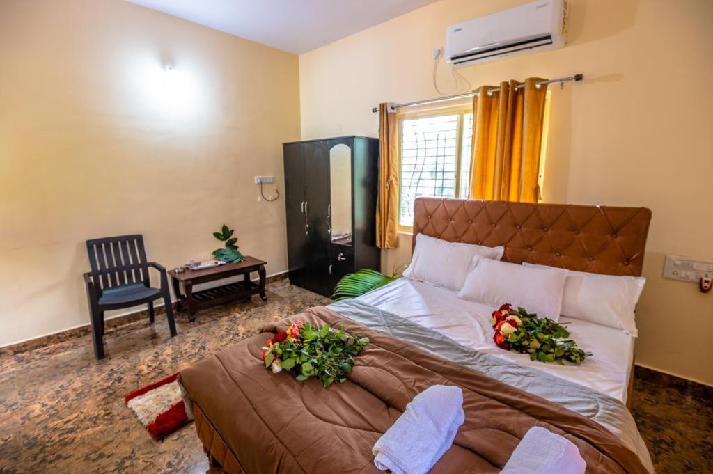 Saptami Hampi Homestay ภายนอก รูปภาพ